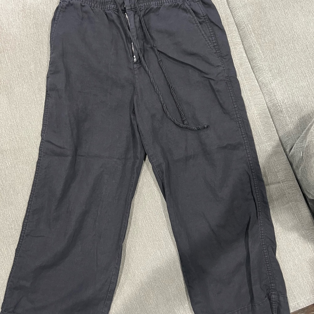 Gap. Black linen cropped pants